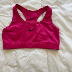 Nike swoosh light support sports bra